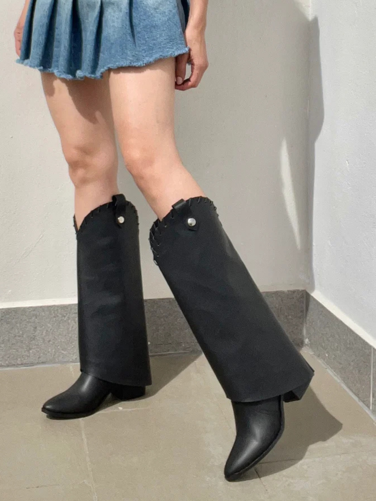 Bota negro dos vistas