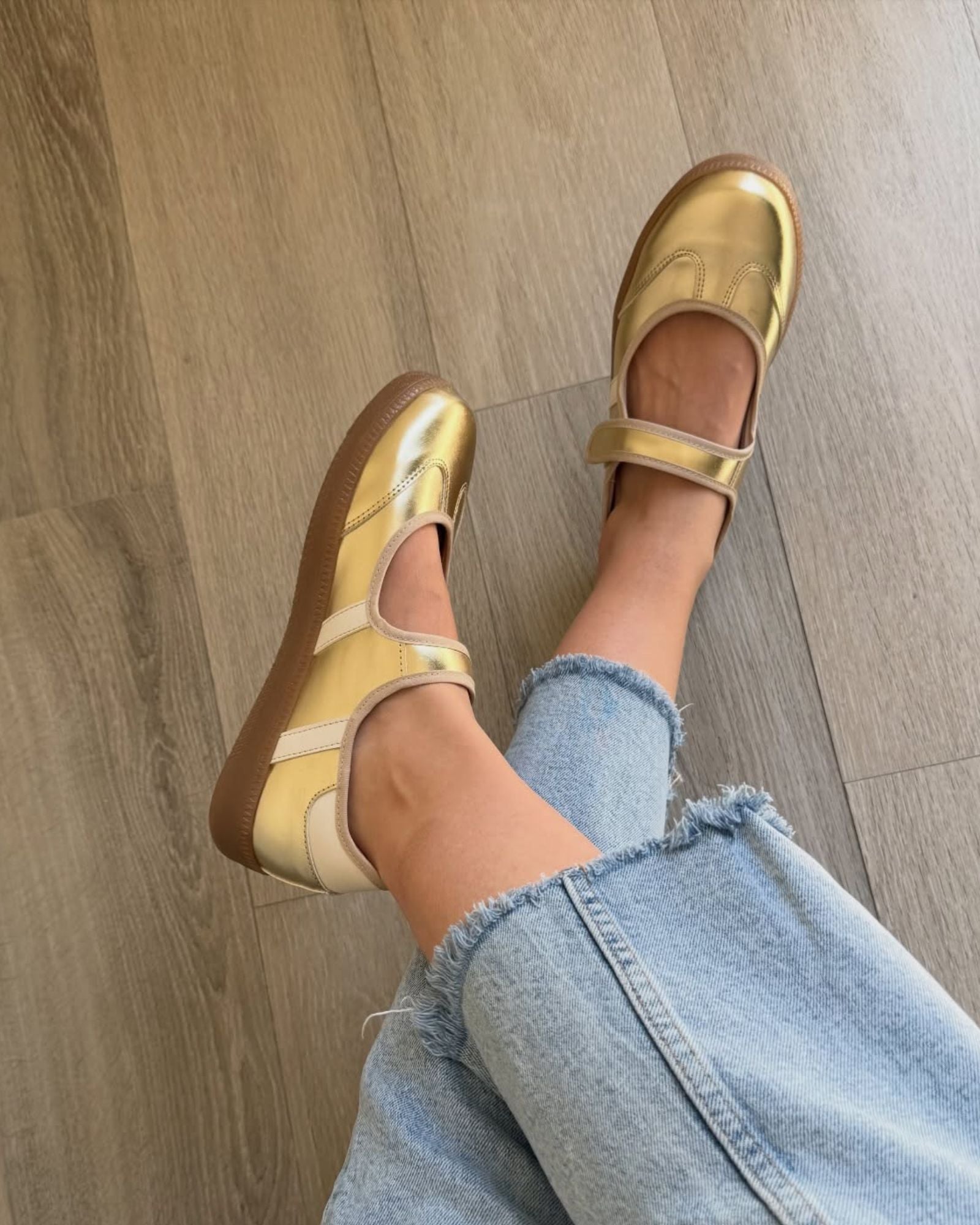 Balerina piso tenis oro metálico