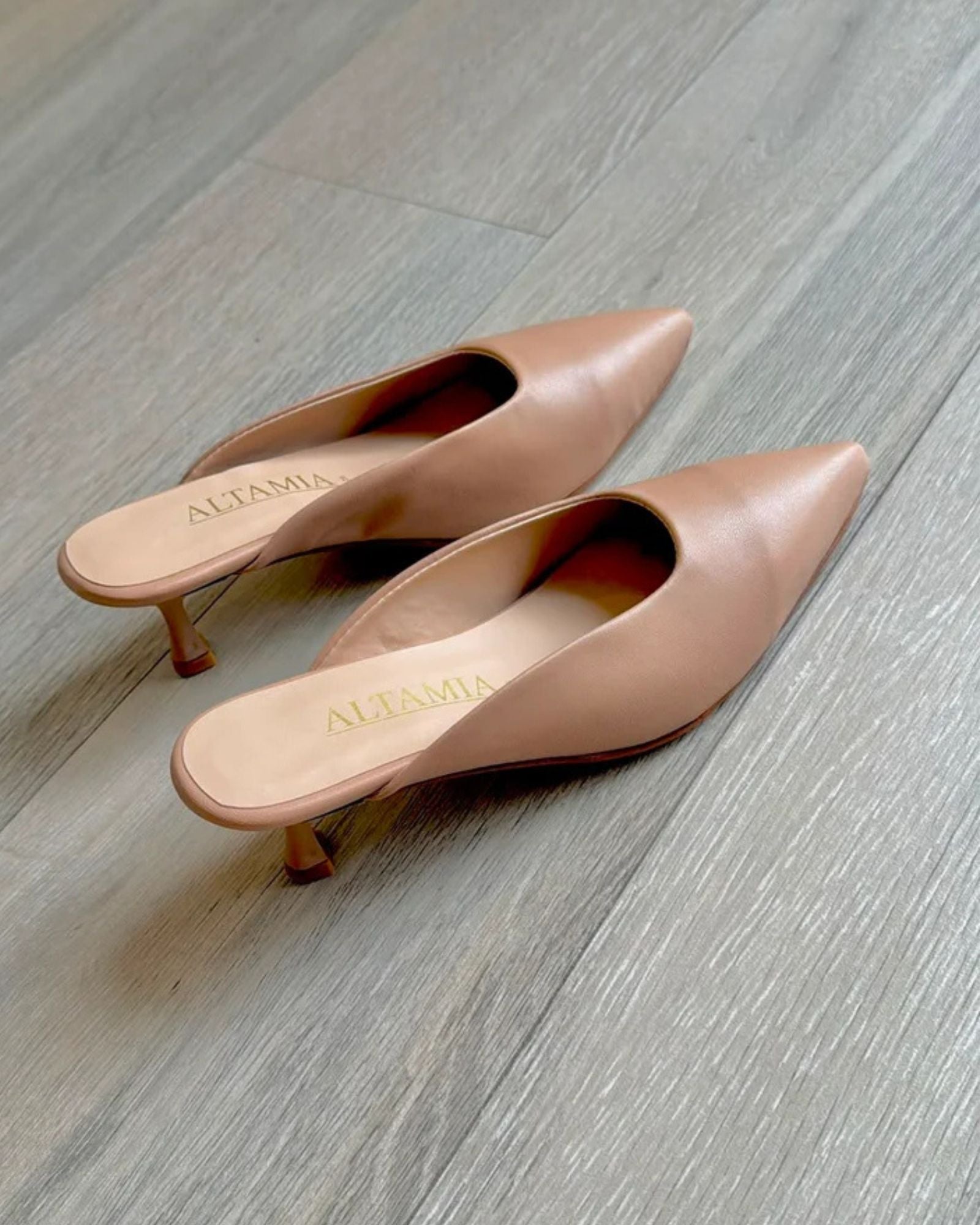 Zapatilla nude tacon chico