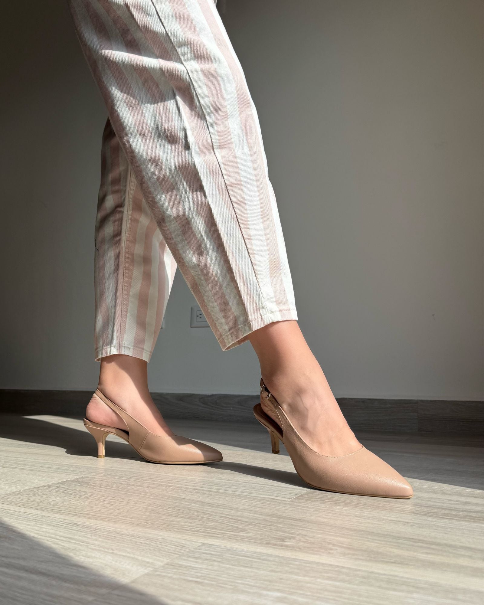 Zapatilla nude tacon bajito