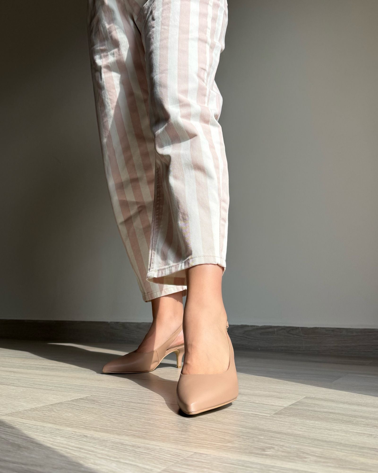 Zapatilla nude tacon bajito