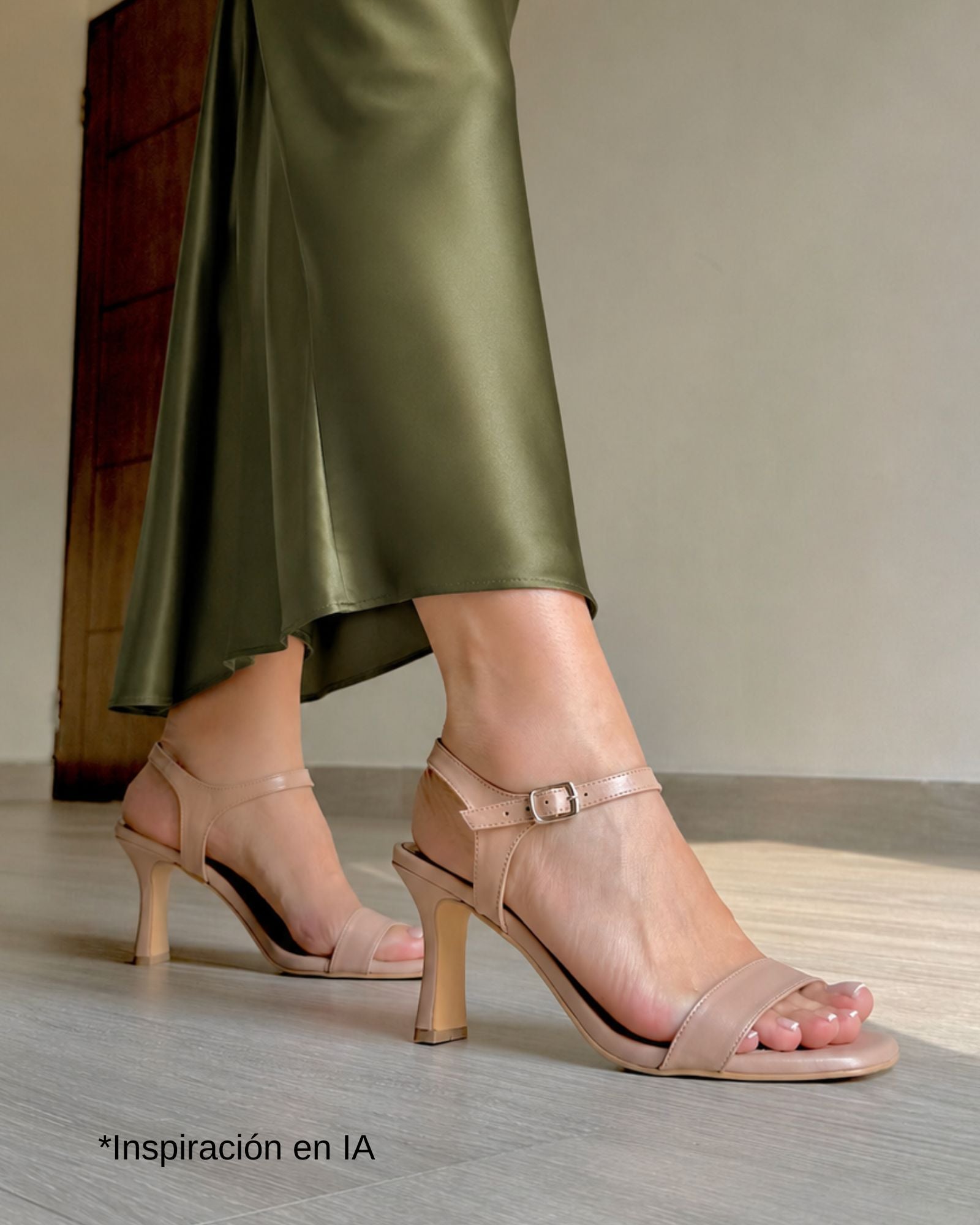 Sandalia nude tacón bajo