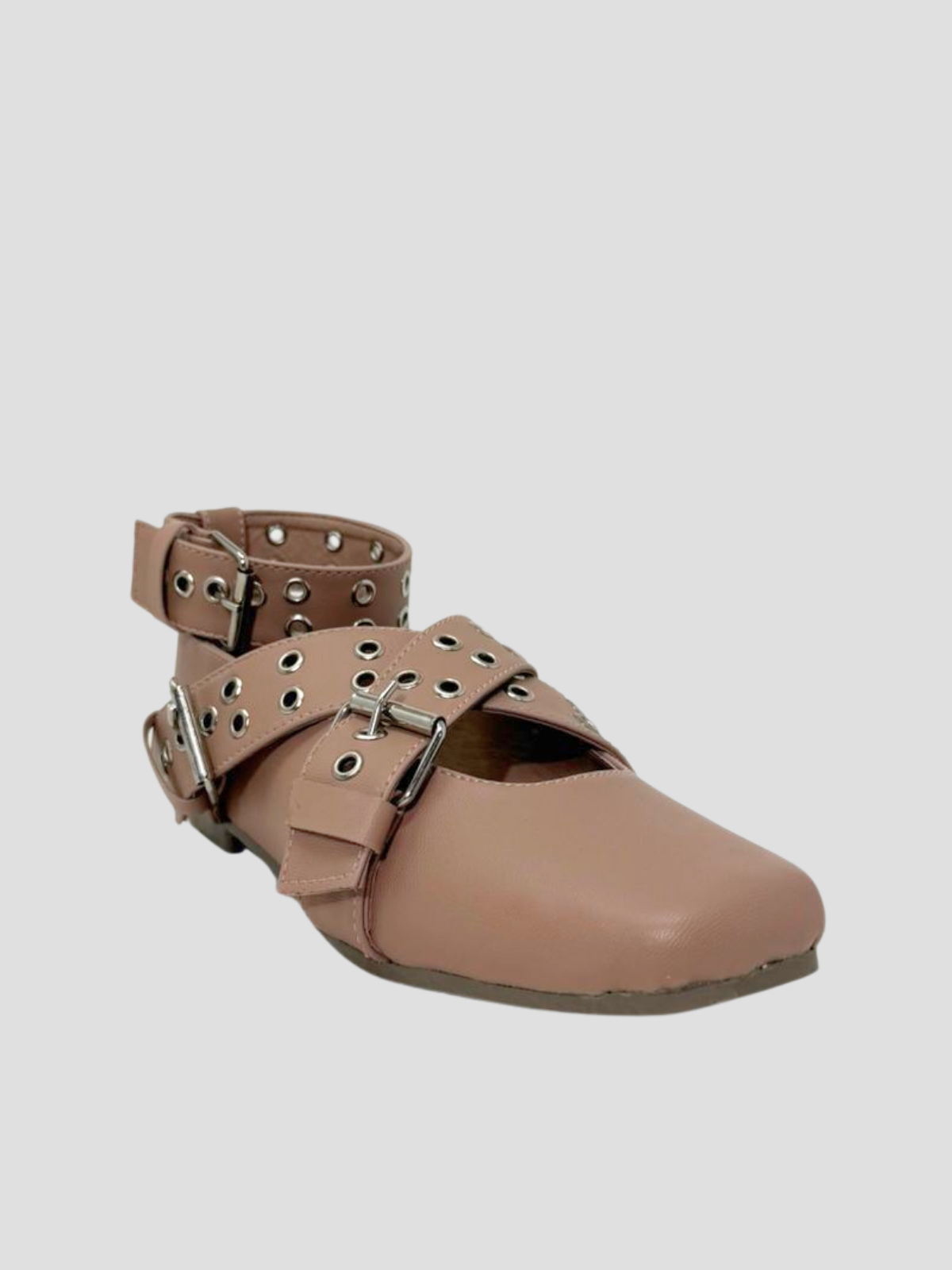 zapatilla piso  nude con broches