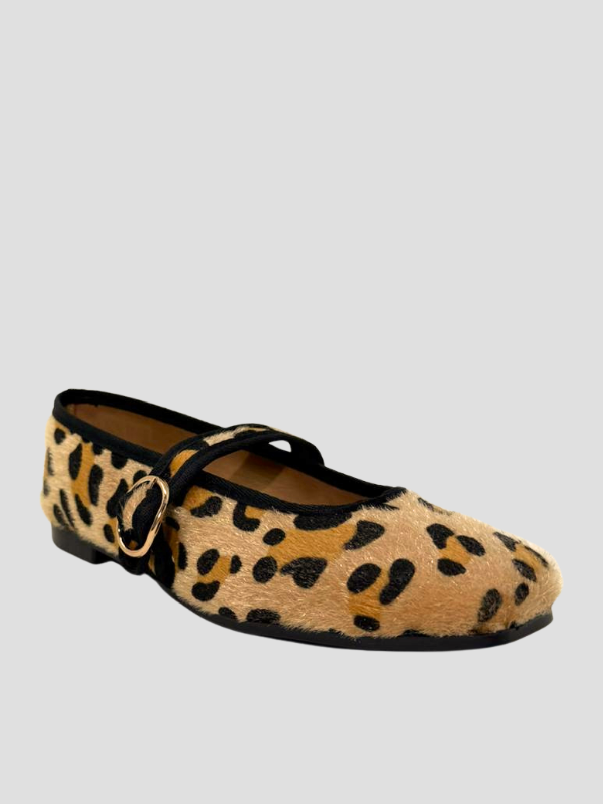 zapatilla piso pardo