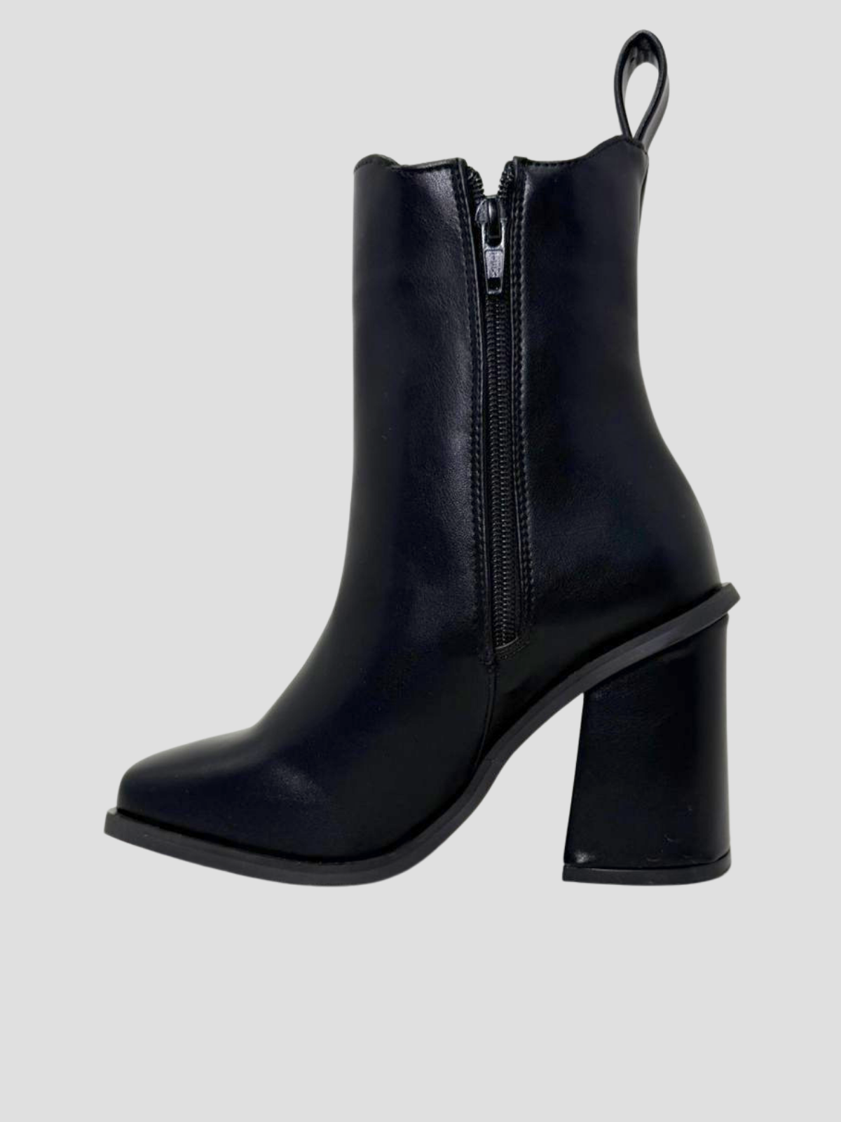 Botín negro con elástico