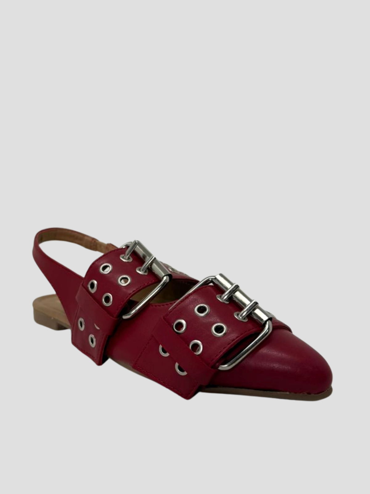 zapatilla piso rojo con broches