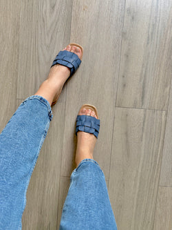 Sandalia piso azul