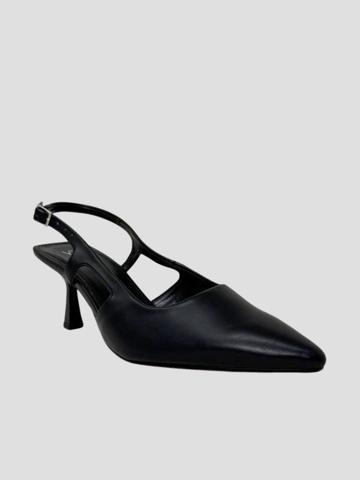 Zapatilla negro tacón bajito