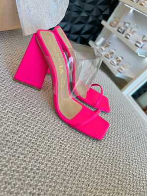 Sandalia rosa neon