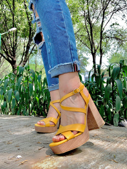 Plataforma ocre mostaza