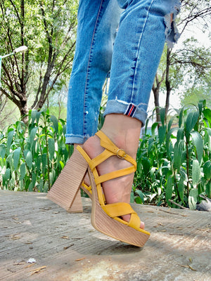 Plataforma ocre mostaza