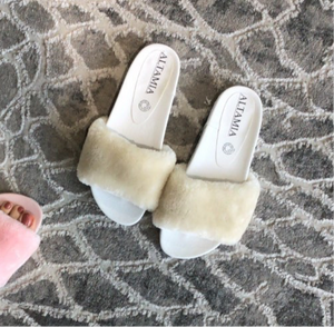 Sandalia piso neutro peluche