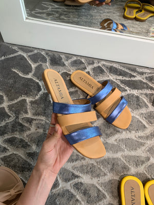 Sandalia azul metálico y cafe